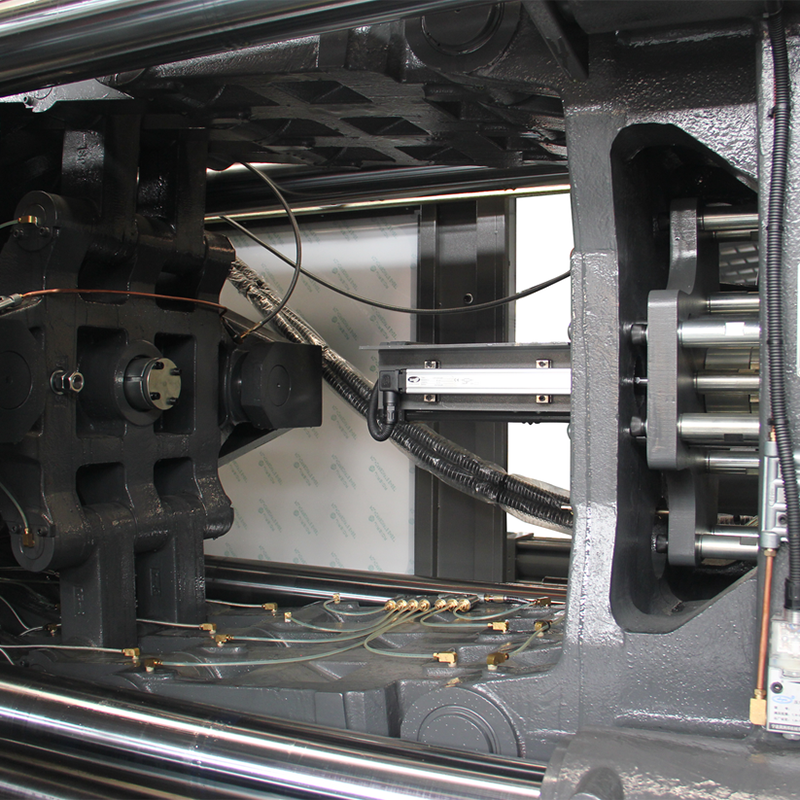 SP350：SPスマートパワー射出成形機